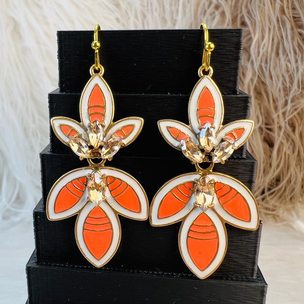 Gorgeous weighted aged goldtone clear bling Stella and Dot pierced earrings